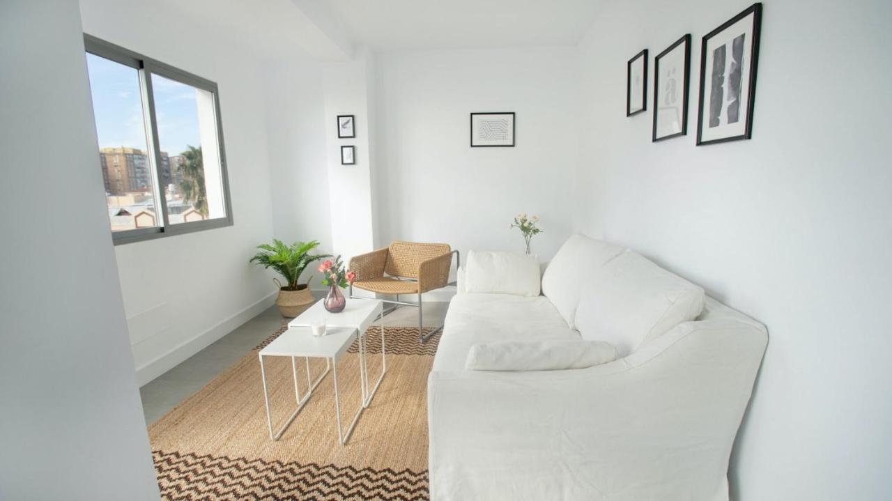Enjoy On The Beachfront Apartment Malaga